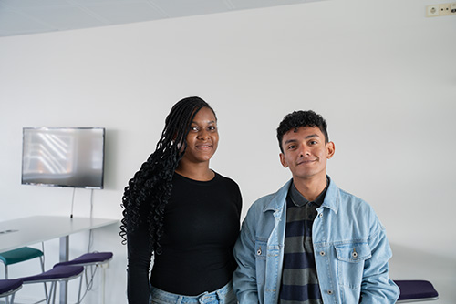 Osita Ujunwa  och Paul Ricardo 